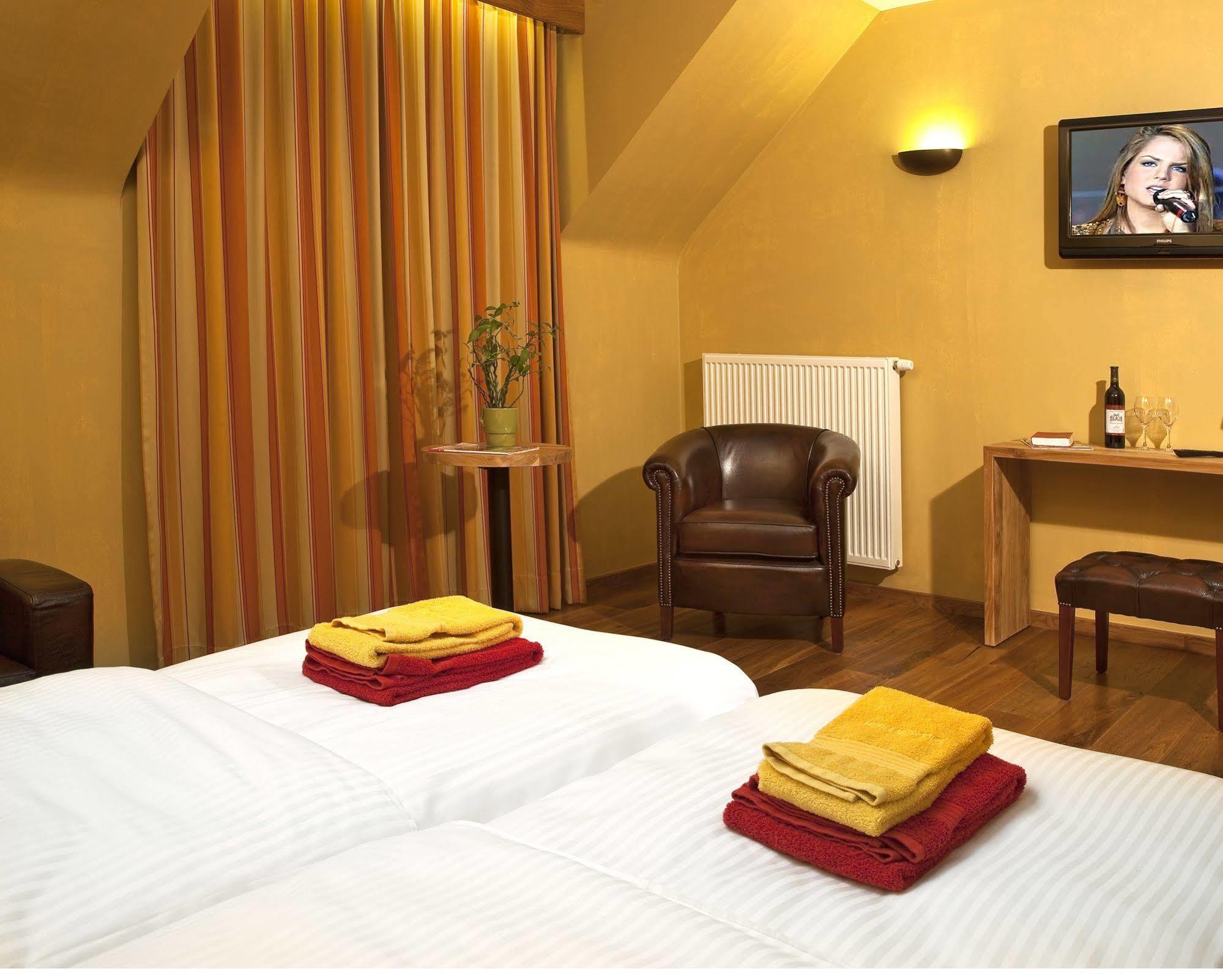 Country Lodge Hotel Moriaanshoofd Уденарде Екстериор снимка